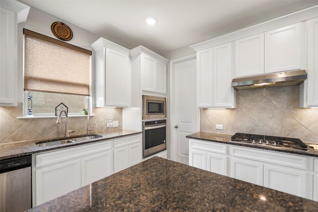 10810 Carolina Willow Court, Cypress, TX 77433