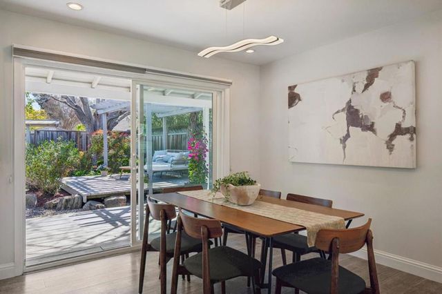 2825 Washington Avenue, Redwood City, CA 94061