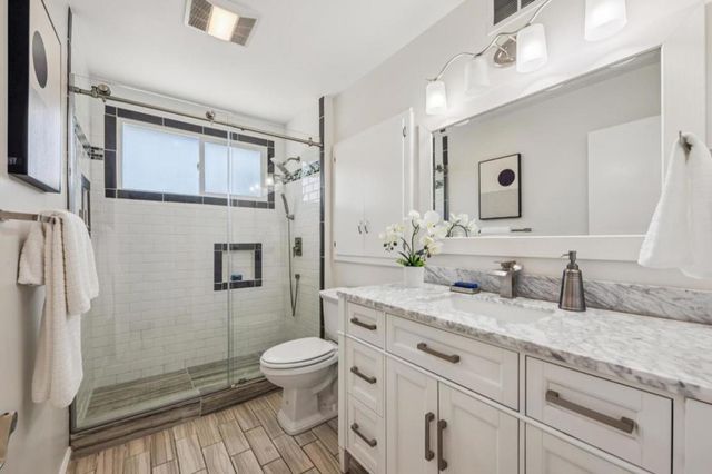 2825 Washington Avenue, Redwood City, CA 94061