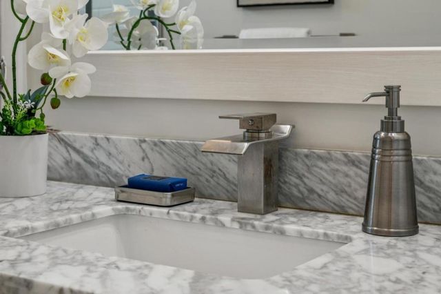 2825 Washington Avenue, Redwood City, CA 94061