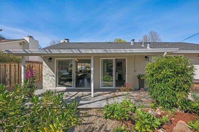 2825 Washington Avenue, Redwood City, CA 94061