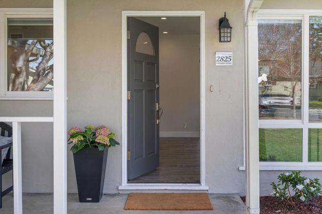 2825 Washington Avenue, Redwood City, CA 94061