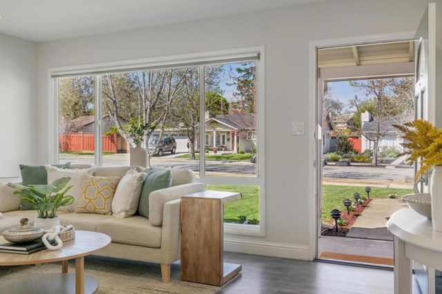 2825 Washington Avenue, Redwood City, CA 94061