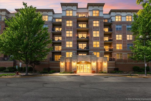 9530 Cook Avenue 411, Oak Lawn, IL 60453