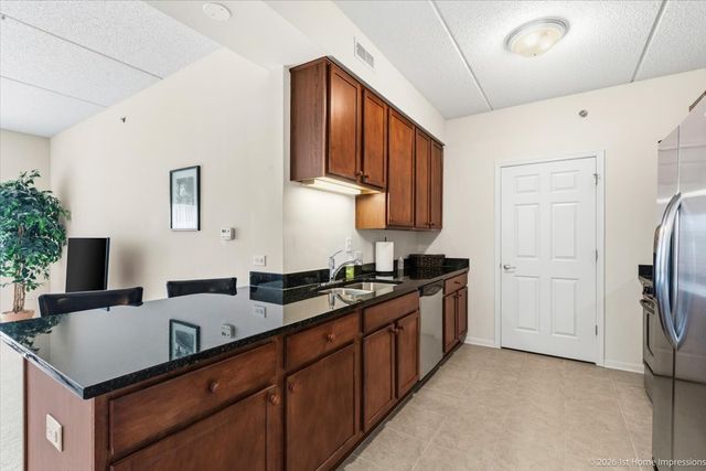 9530 Cook Avenue 411, Oak Lawn, IL 60453