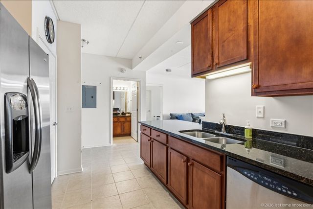 9530 Cook Avenue 411, Oak Lawn, IL 60453