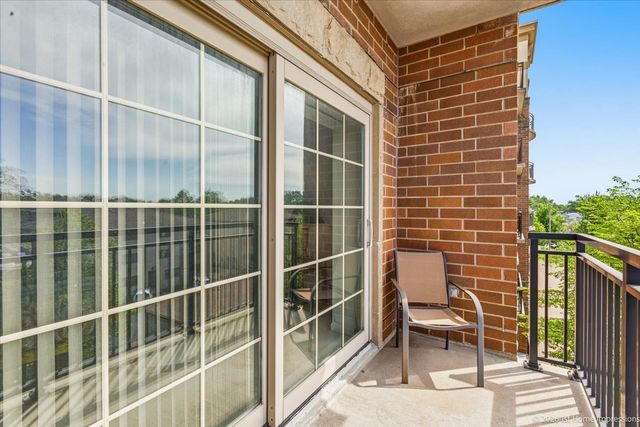9530 Cook Avenue 411, Oak Lawn, IL 60453