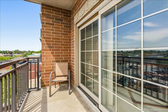 9530 Cook Avenue 411, Oak Lawn, IL 60453