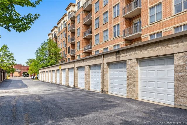 9530 Cook Avenue 411, Oak Lawn, IL 60453