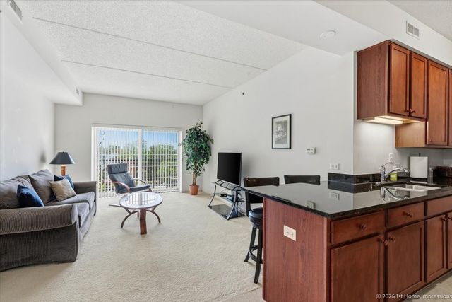 9530 Cook Avenue 411, Oak Lawn, IL 60453