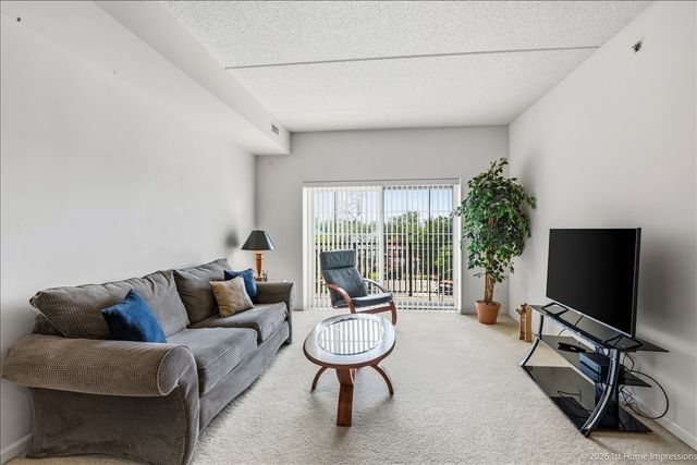 9530 Cook Avenue 411, Oak Lawn, IL 60453