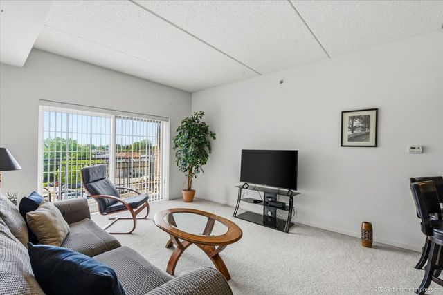 9530 Cook Avenue 411, Oak Lawn, IL 60453