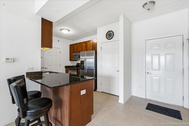 9530 Cook Avenue 411, Oak Lawn, IL 60453