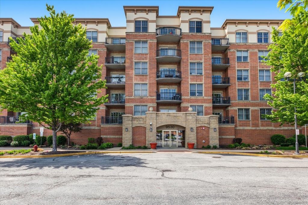9530 Cook Avenue 411, Oak Lawn, IL 60453