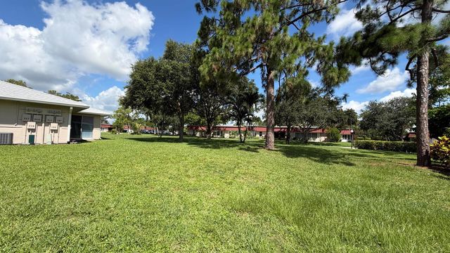 214 DOWN EAST Lane, Lake Worth, FL 33467