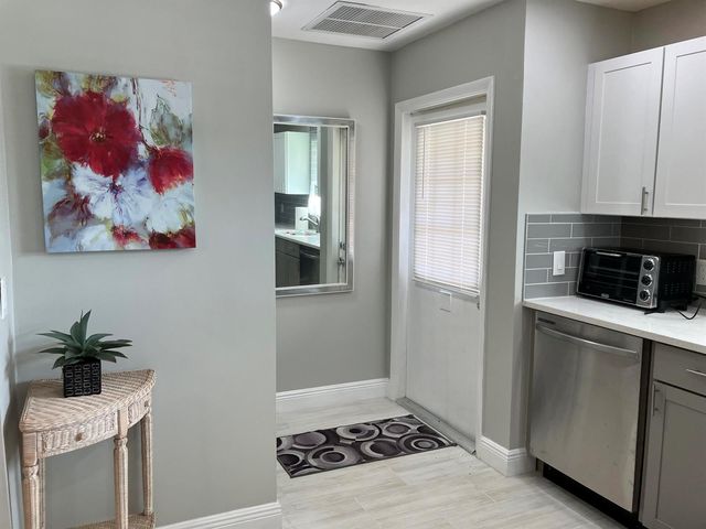 214 DOWN EAST Lane, Lake Worth, FL 33467