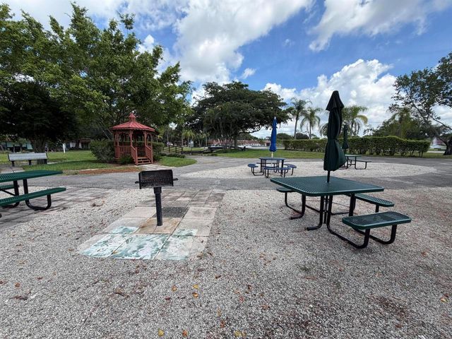 214 DOWN EAST Lane, Lake Worth, FL 33467