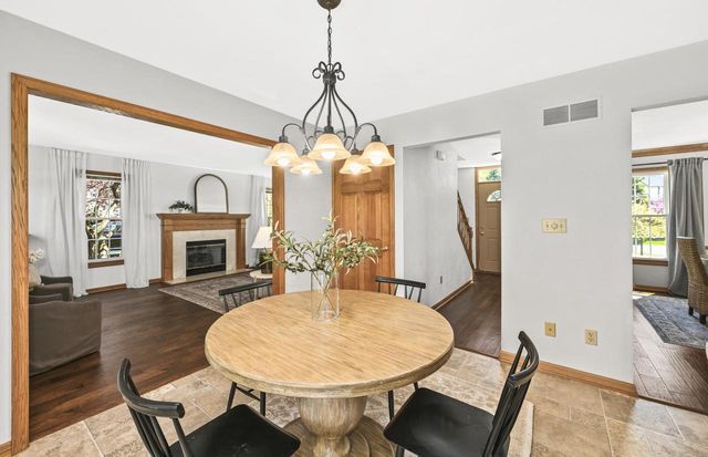 150 Fairfield COURT, Oak Creek, WI 53154
