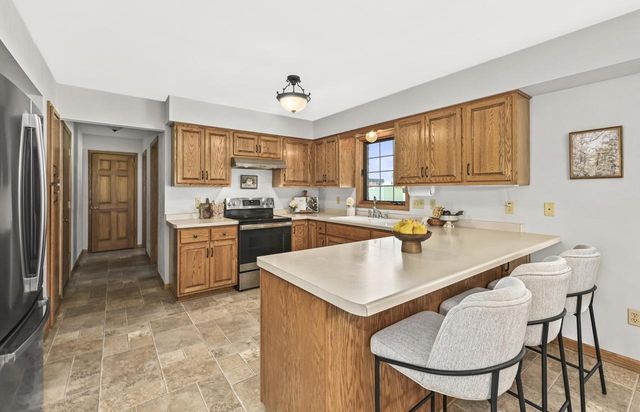 150 Fairfield COURT, Oak Creek, WI 53154