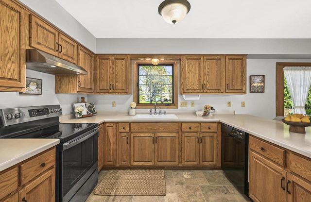 150 Fairfield COURT, Oak Creek, WI 53154