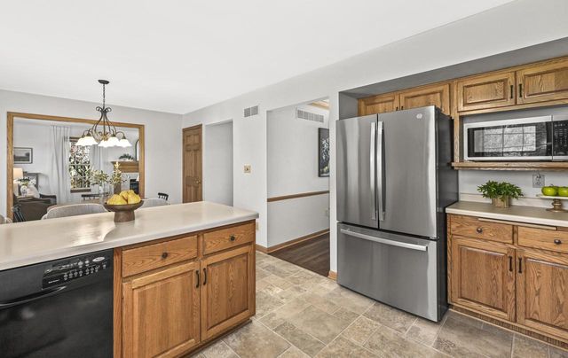 150 Fairfield COURT, Oak Creek, WI 53154