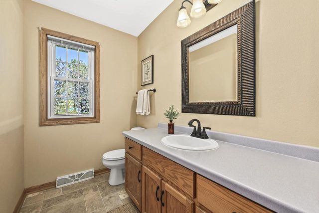150 Fairfield COURT, Oak Creek, WI 53154