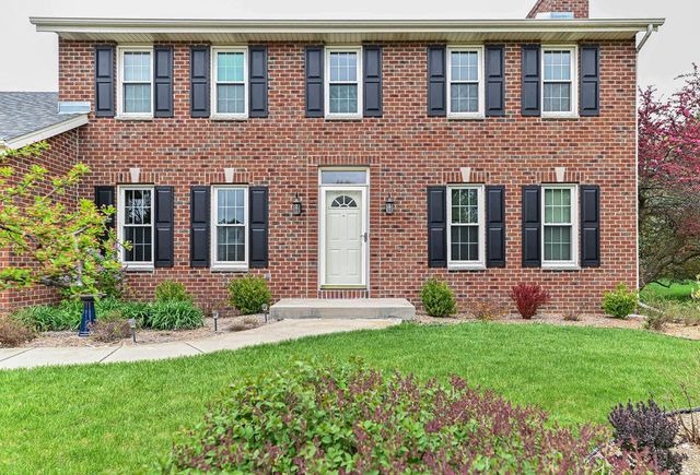 150 Fairfield COURT, Oak Creek, WI 53154