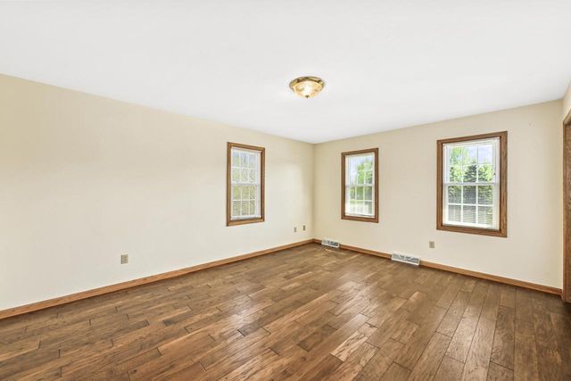150 Fairfield COURT, Oak Creek, WI 53154