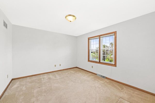 150 Fairfield COURT, Oak Creek, WI 53154