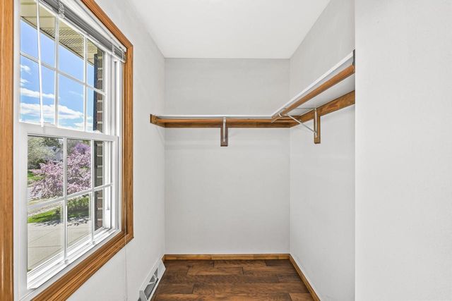 150 Fairfield COURT, Oak Creek, WI 53154
