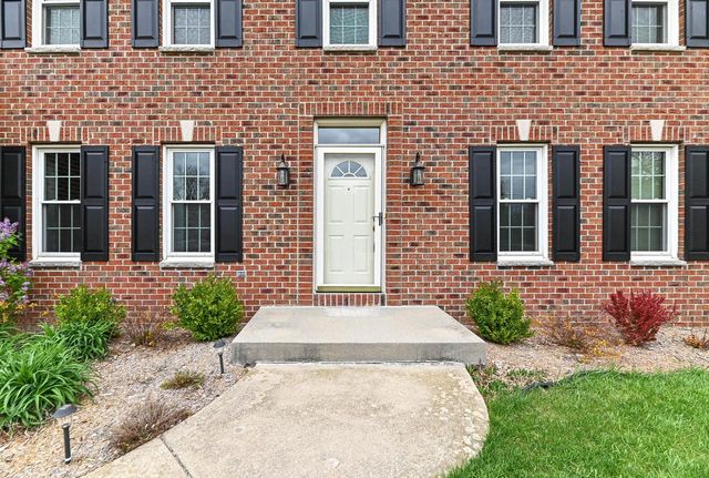 150 Fairfield COURT, Oak Creek, WI 53154
