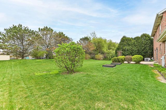 150 Fairfield COURT, Oak Creek, WI 53154