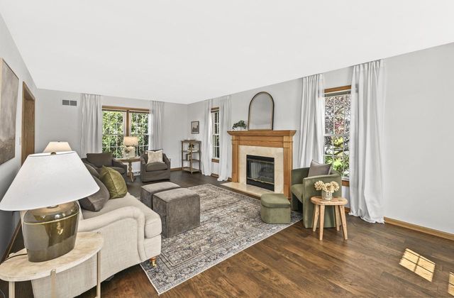 150 Fairfield COURT, Oak Creek, WI 53154
