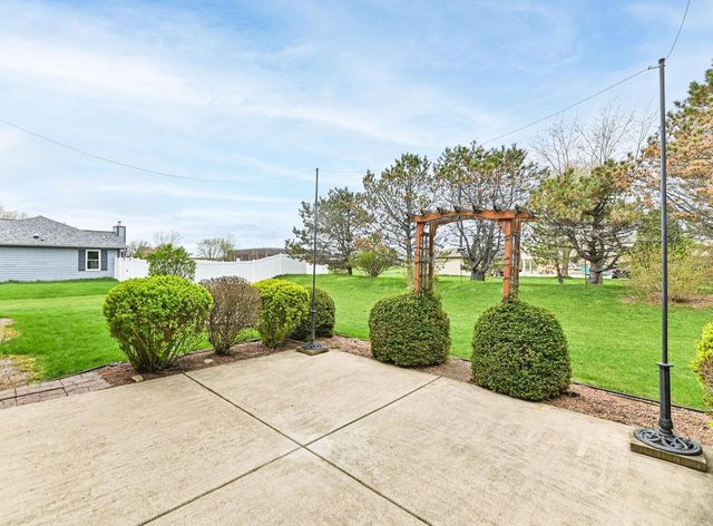 150 Fairfield COURT, Oak Creek, WI 53154