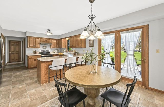 150 Fairfield COURT, Oak Creek, WI 53154