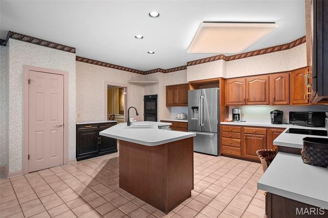 260 Carlyle Lake Drive, Creve Coeur, MO 63141