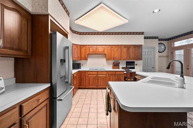 260 Carlyle Lake Drive, Creve Coeur, MO 63141