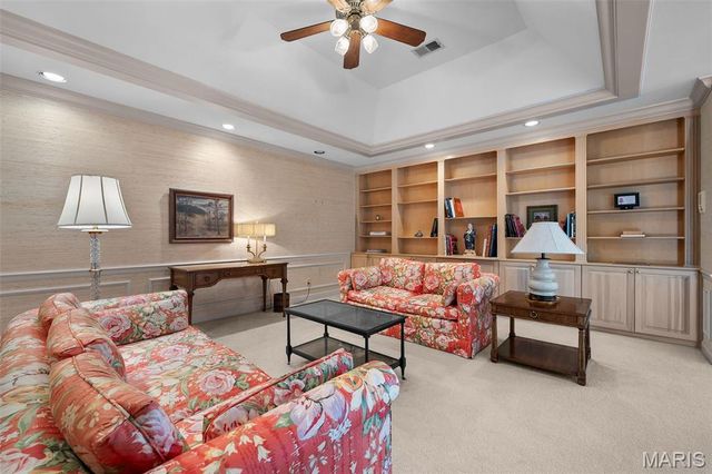 260 Carlyle Lake Drive, Creve Coeur, MO 63141