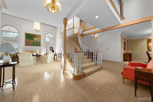 260 Carlyle Lake Drive, Creve Coeur, MO 63141