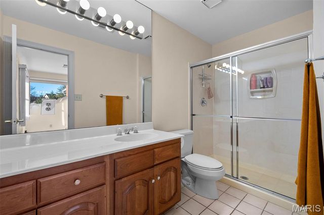 260 Carlyle Lake Drive, Creve Coeur, MO 63141