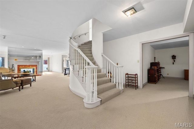 260 Carlyle Lake Drive, Creve Coeur, MO 63141