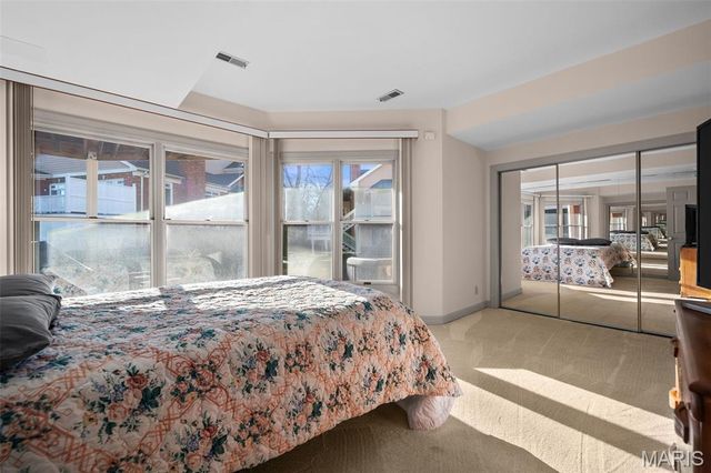 260 Carlyle Lake Drive, Creve Coeur, MO 63141