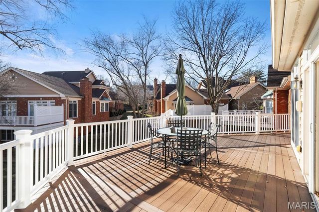 260 Carlyle Lake Drive, Creve Coeur, MO 63141