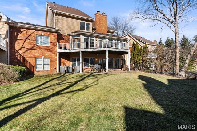 260 Carlyle Lake Drive, Creve Coeur, MO 63141