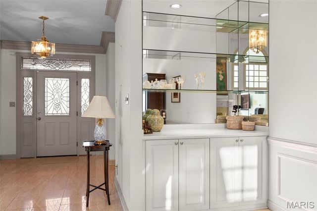 260 Carlyle Lake Drive, Creve Coeur, MO 63141