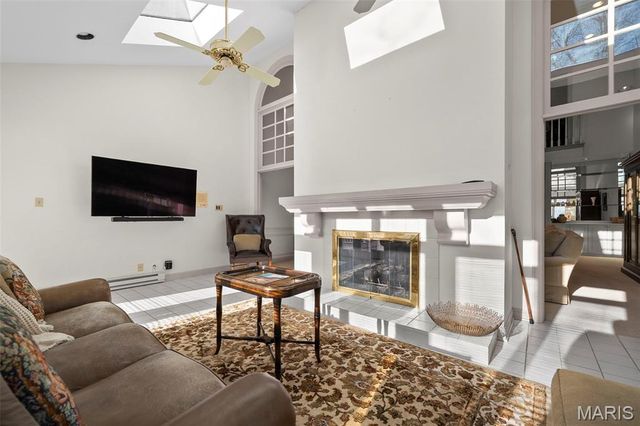 260 Carlyle Lake Drive, Creve Coeur, MO 63141