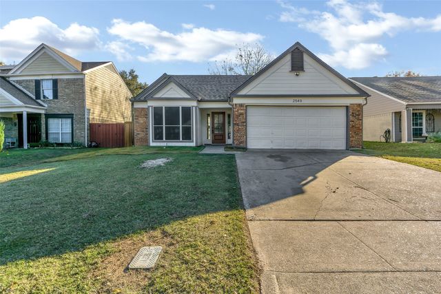 2549 Creekwood Lane, Fort Worth, TX 76123