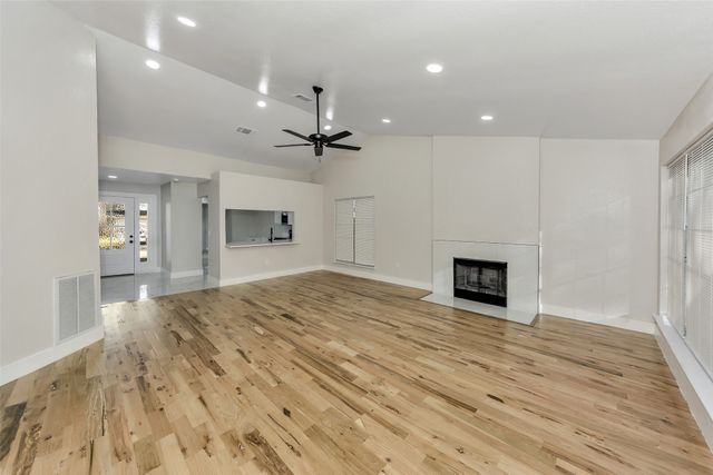 2549 Creekwood Lane, Fort Worth, TX 76123