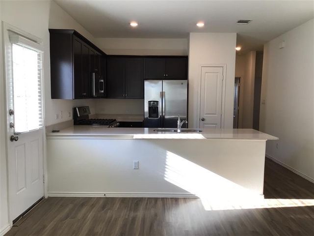 565 Big Rocky BND, Georgetown, TX 78626