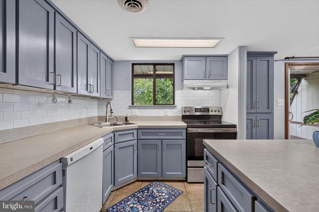 620 CEDAR RIDGE LANE, Mechanicsburg, PA 17055